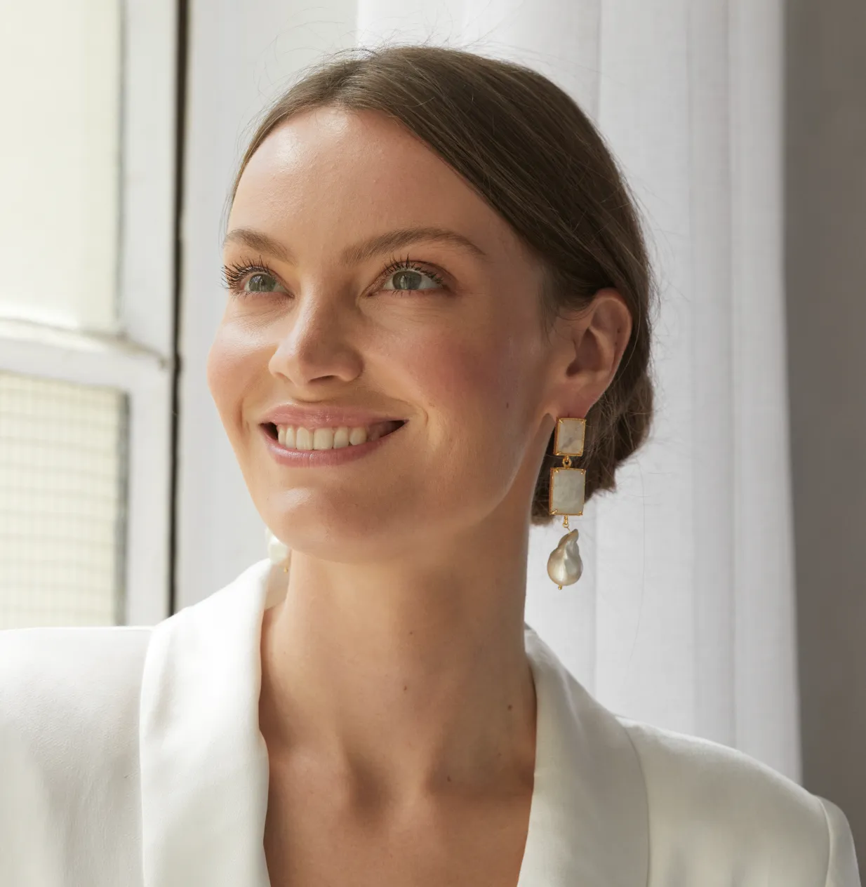 Alice Earrings White