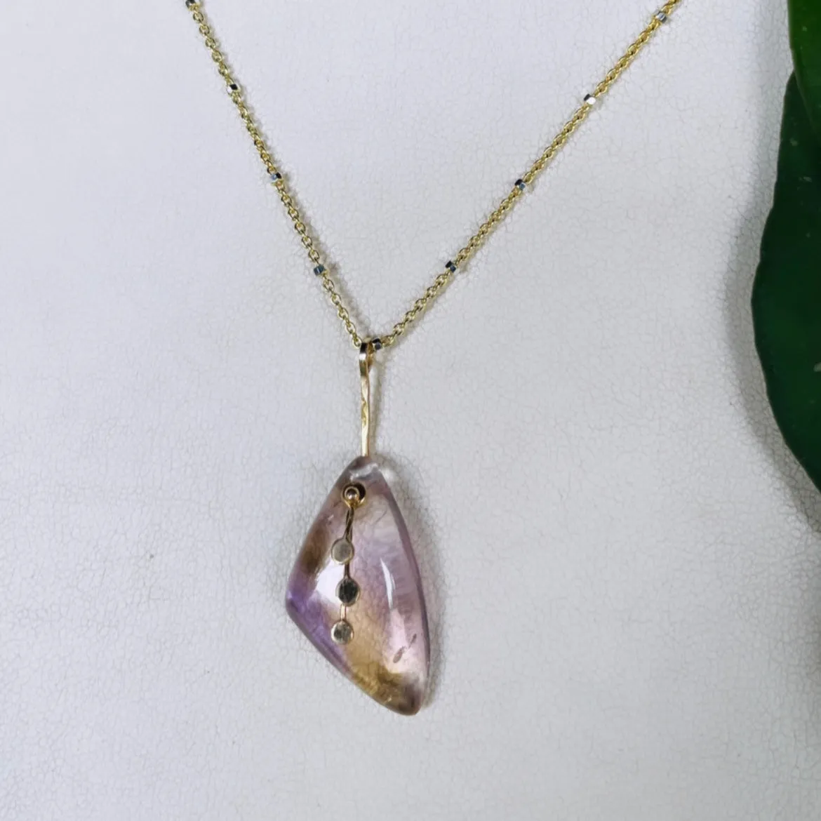 Dreamy ameritrine pendulum dots necklace