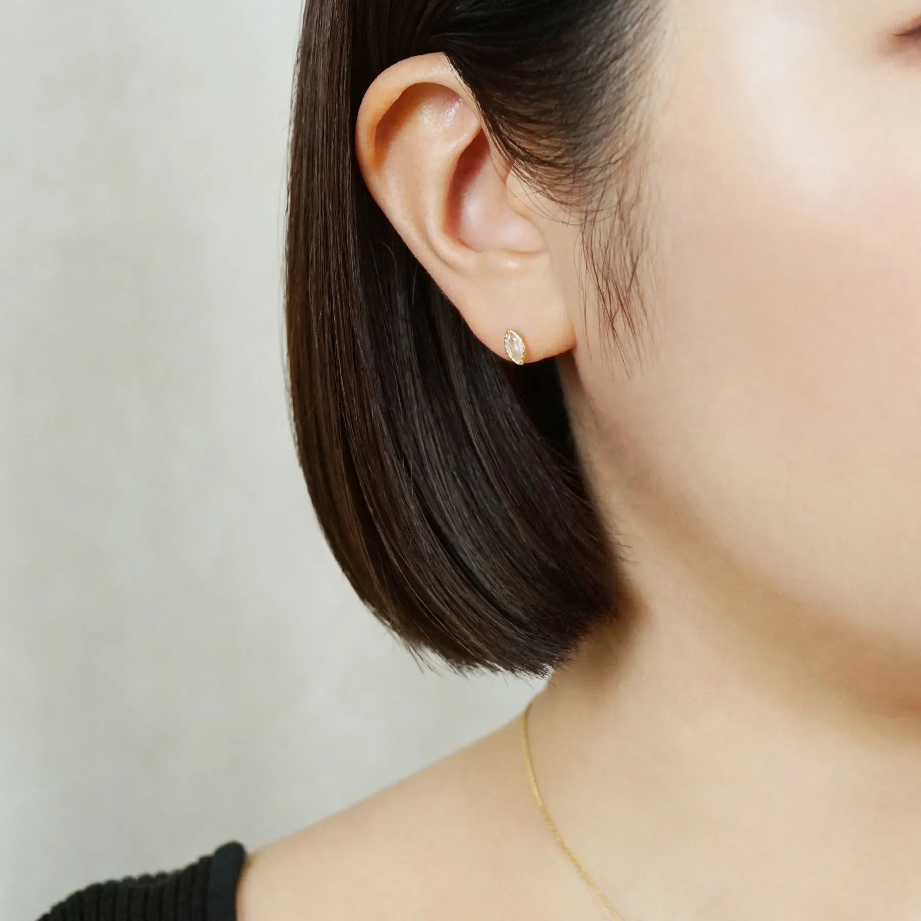 [Second Earrings] 18K Moonstone Marquise Cut Earrings (Yellow Gold)