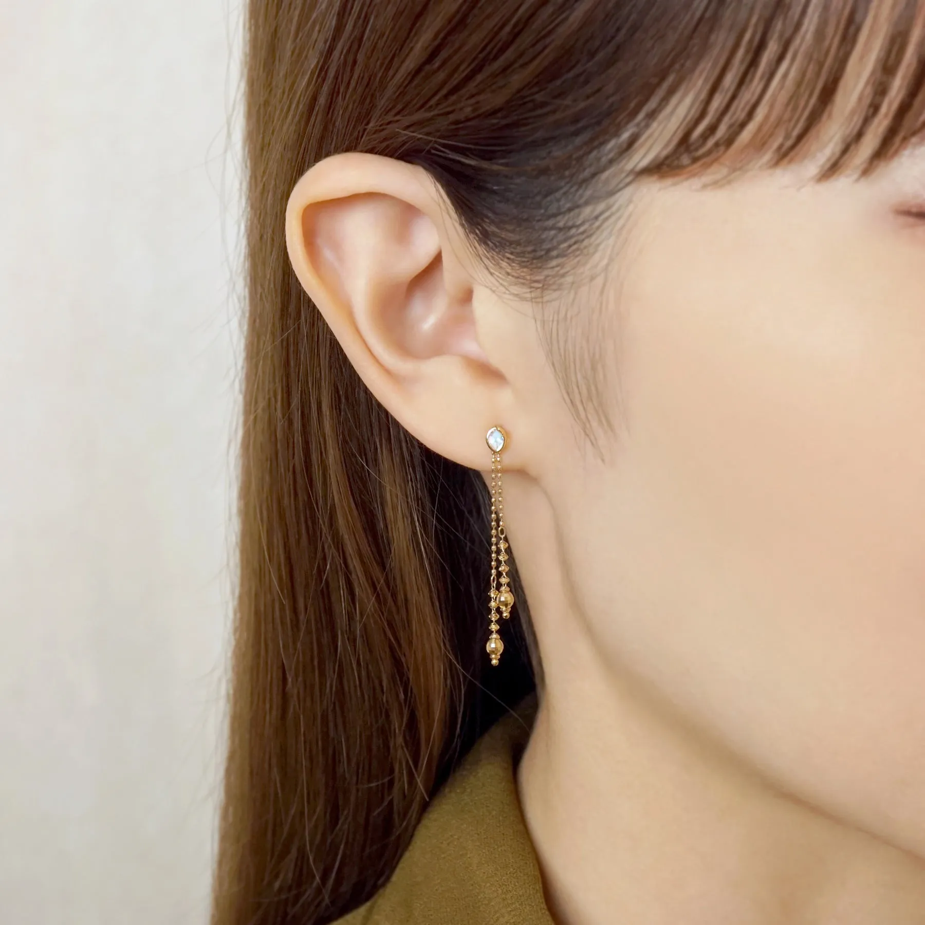 [Second Earrings] 18K Yellow Gold Blue Moonstone Earrings