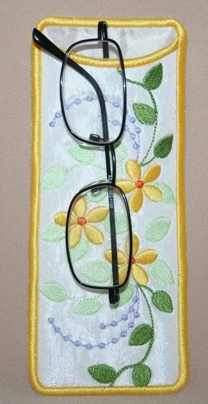 Slim Line Eyeglass Case 03